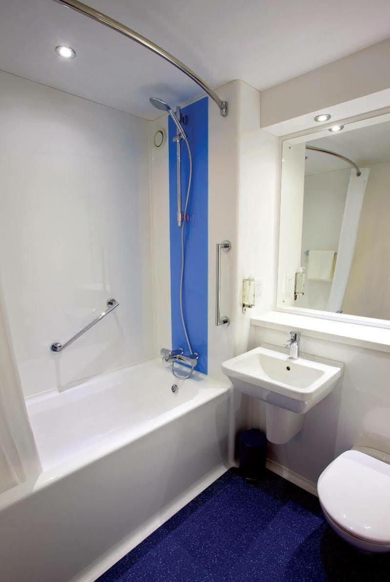 Travelodge Liverpool Stonedale Park Extérieur photo
