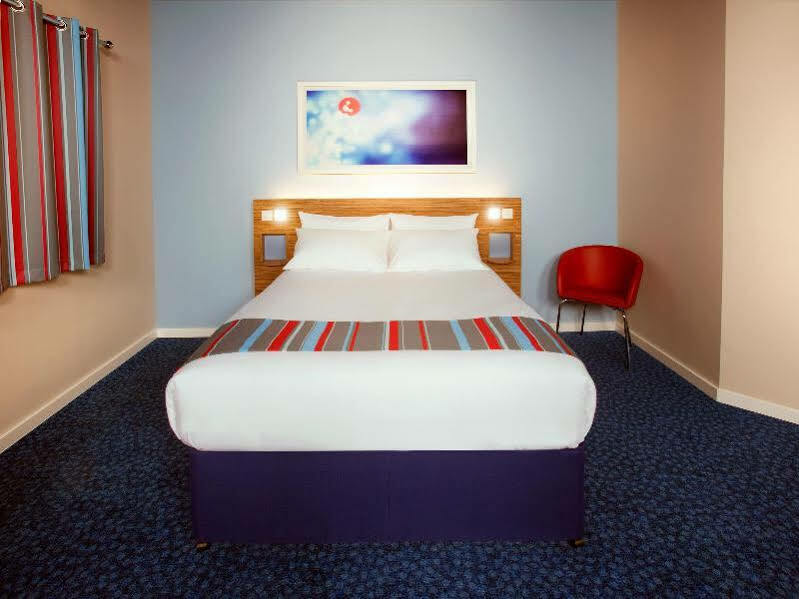 Travelodge Liverpool Stonedale Park Extérieur photo